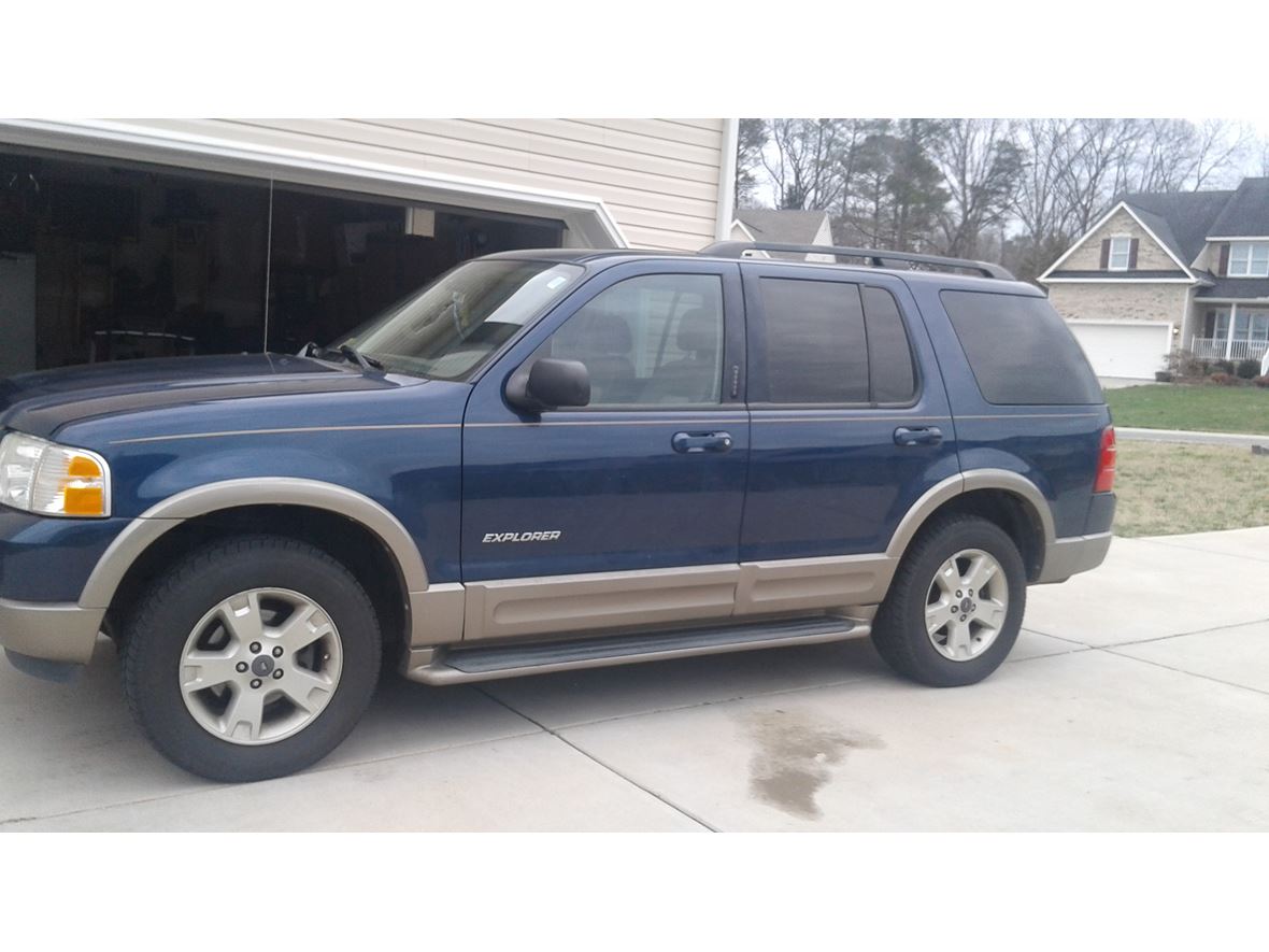 2004 Ford Explorer for sale by owner in Richmond