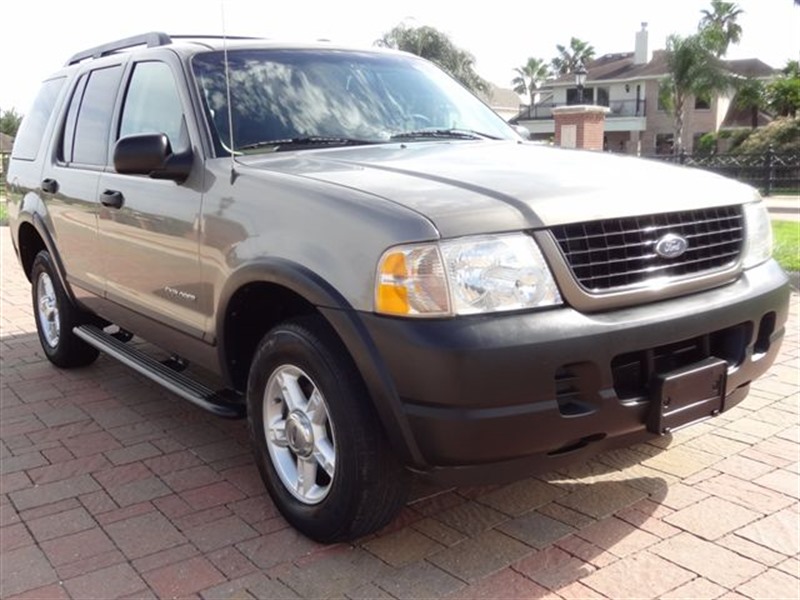 2005 Ford Explorer for sale by owner in LEAGUE CITY