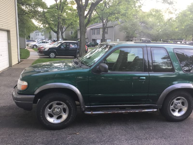 2000 Ford Explorer Sport for sale by owner in Wheaton