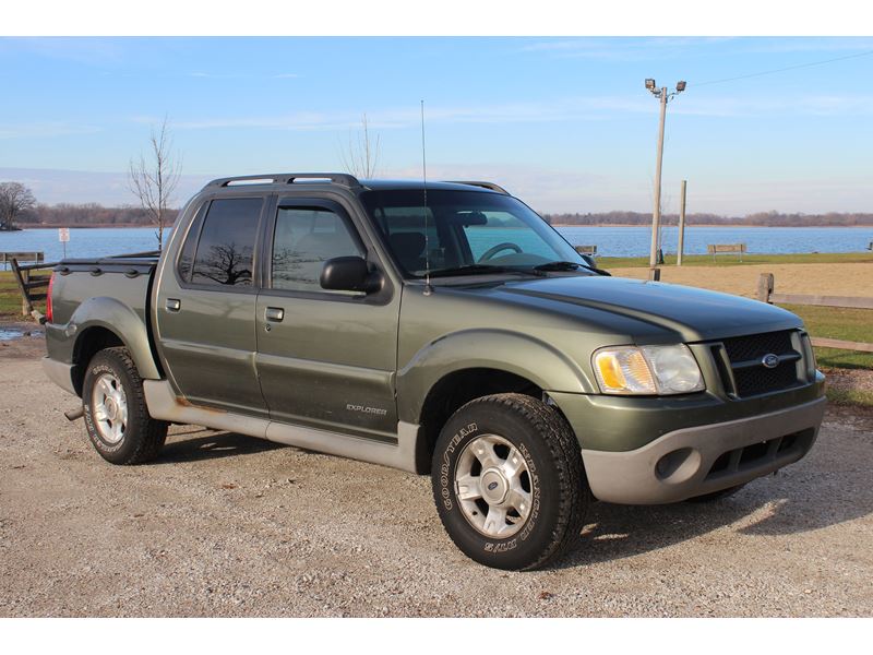 2001 Ford Explorer Sport Trac for sale by owner in Fox Lake
