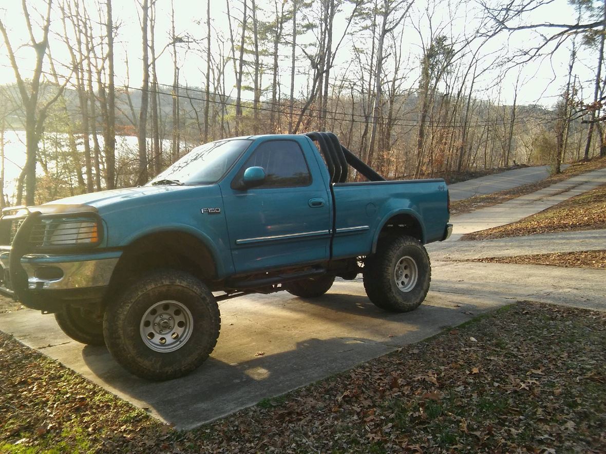 1998 Ford F-150 w/ 3 Foot Lift Kit for sale by owner in Knoxville