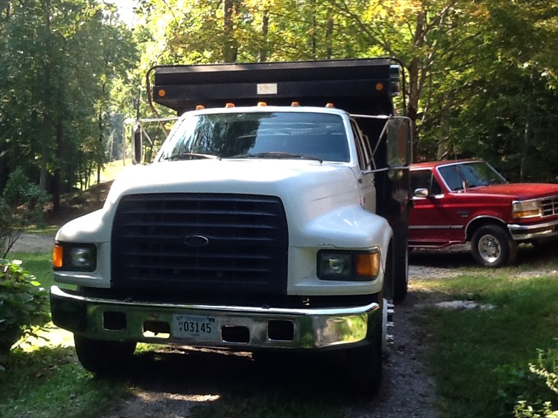 1998 Ford F800 for sale by owner in CLINTON