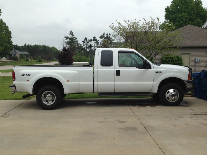 2001 Ford F350 SuperDuty XLT for sale by owner in KNOX