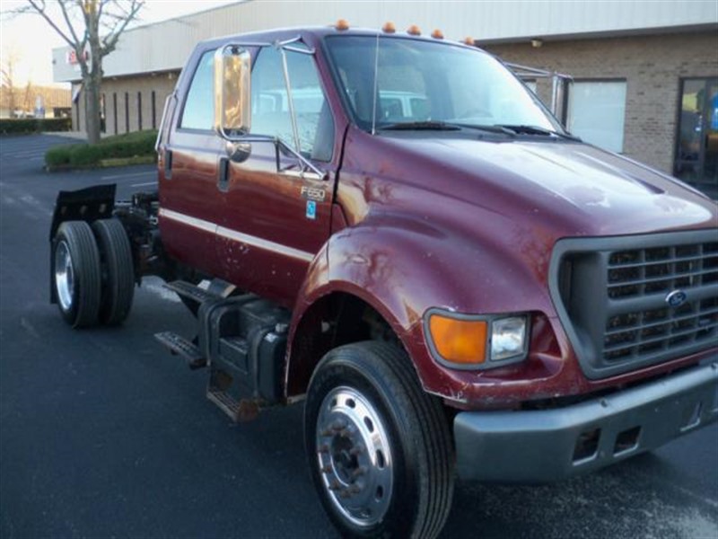 2000 Ford F650 for sale by owner in BEVERLY HILLS