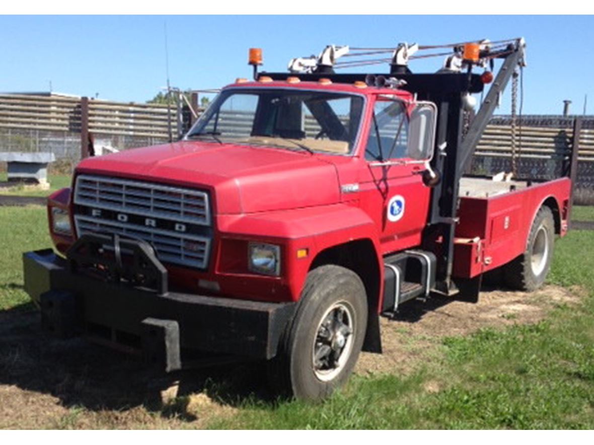1983 Ford F700 for sale by owner in Lansing