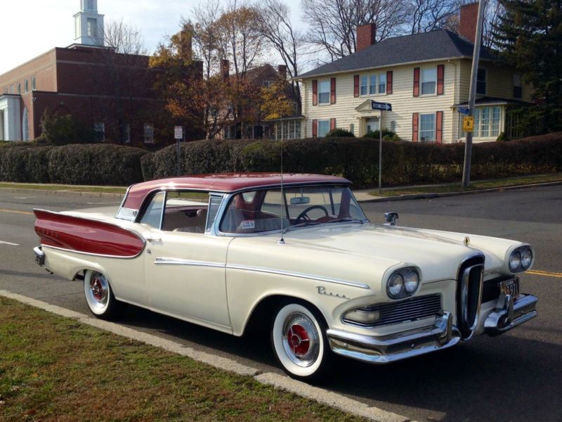 1957 Ford Fairlane for sale by owner in LAWRENCE
