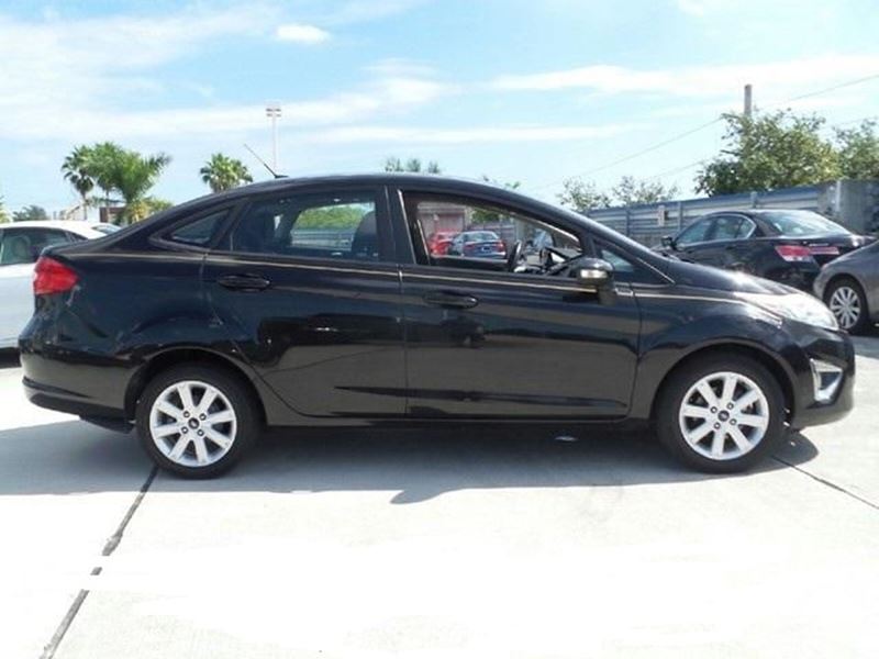 2011 Ford Fiesta for sale by owner in MIAMI BEACH