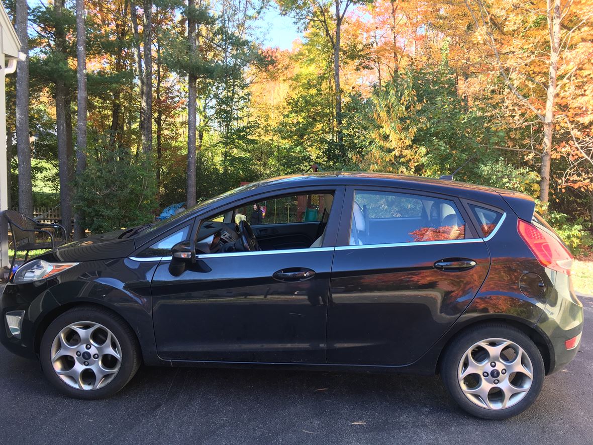 2011 Ford Fiesta for sale by owner in Gorham
