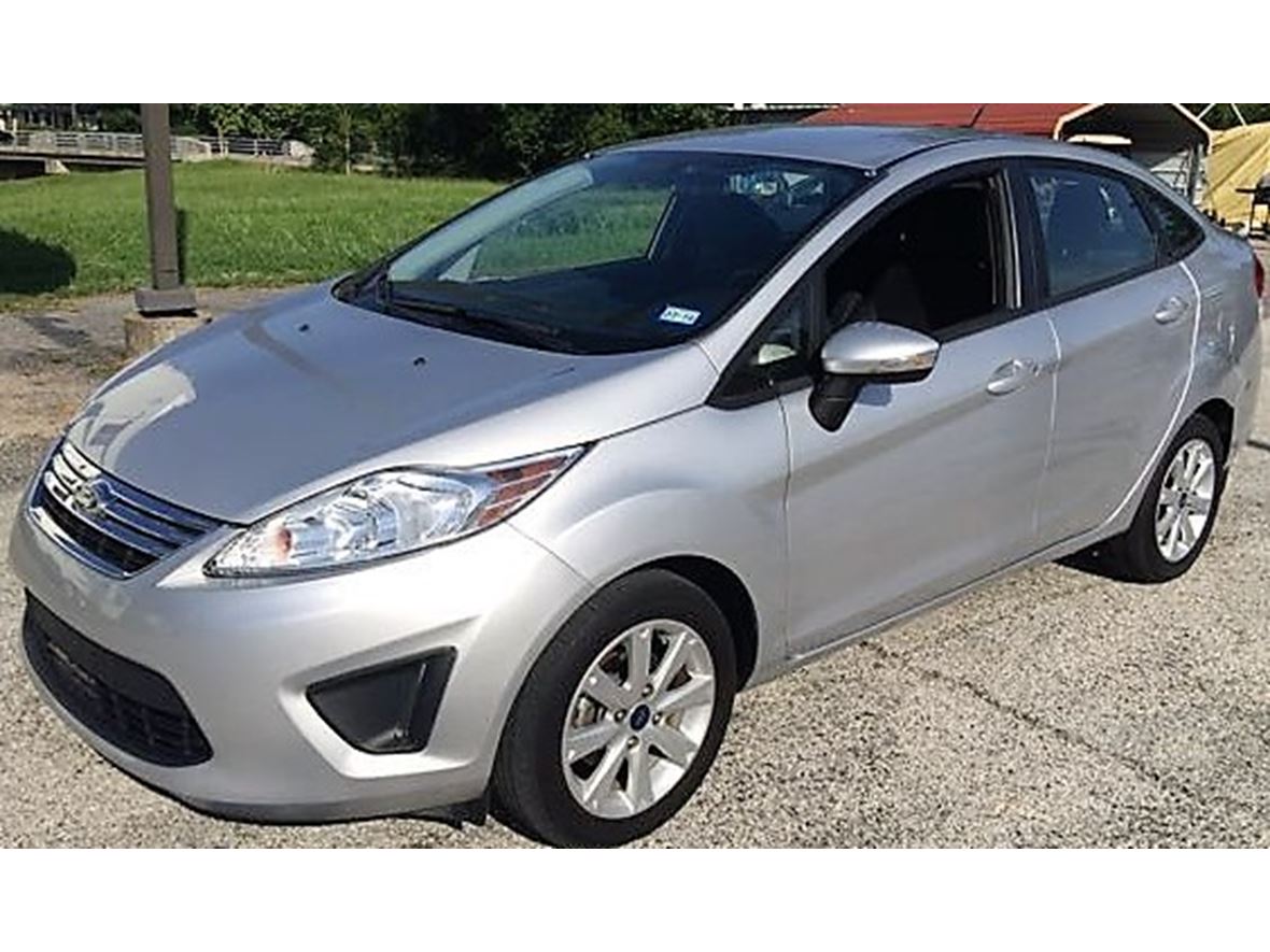 2013 Ford Fiesta for sale by owner in Humble