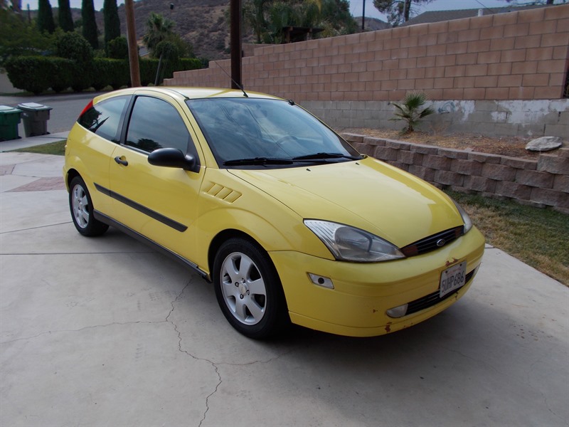 2001 Ford Focus for sale by owner in BANNING