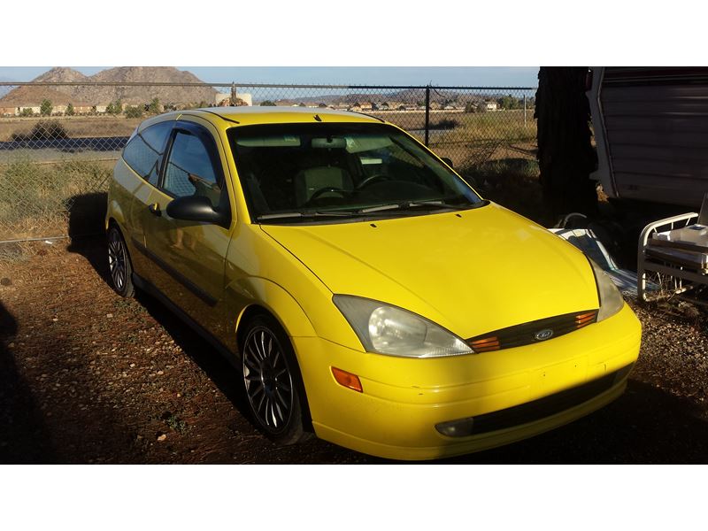 2001 Ford Focus for sale by owner in PERRIS