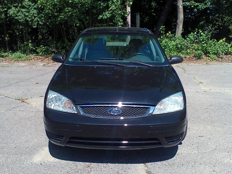 2005 Ford Focus for sale by owner in GARDNER