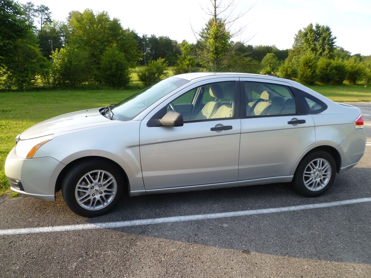 2009 Ford Focus for sale by owner in Knoxville