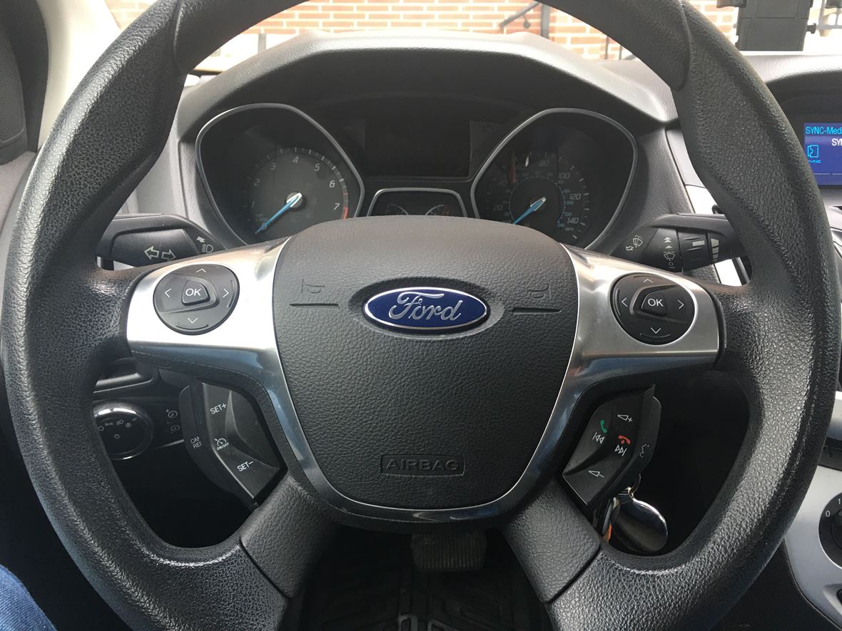 2013 Ford Focus for sale by owner in Englewood