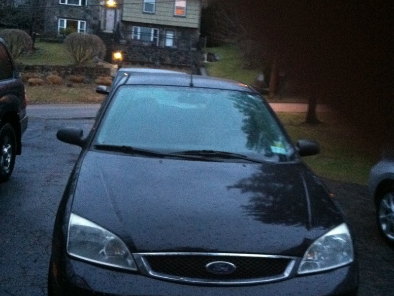 2005 Ford Focus Coupe zx3  SE for sale by owner in OSSINING