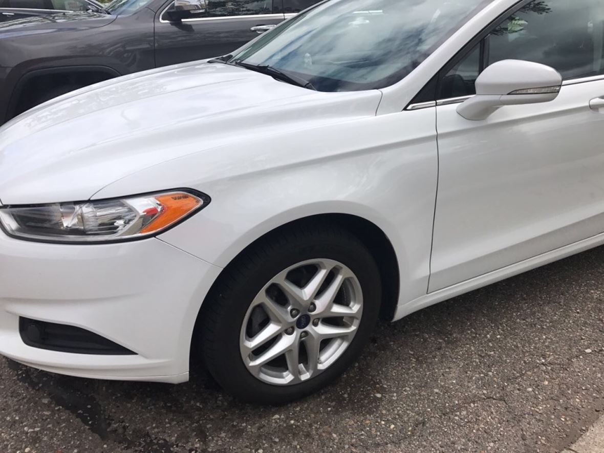 2013 Ford Fusion for sale by owner in Auburn Hills