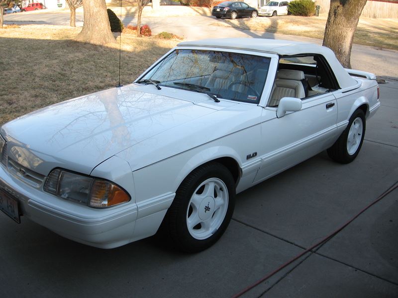 1993 Ford Mustang for sale by owner in Kansas City