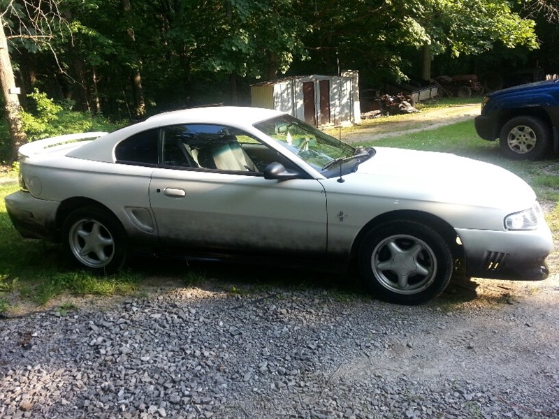 1998 Ford Mustang for sale by owner in YOUNGSTOWN