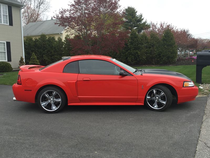2000 Ford Mustang for sale by owner in Bristol