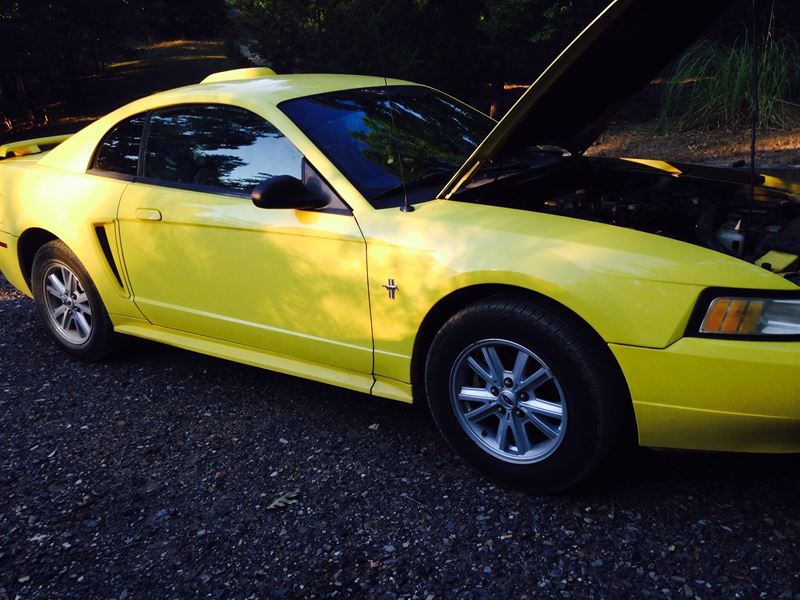 2001 Ford Mustang for sale by owner in Mena