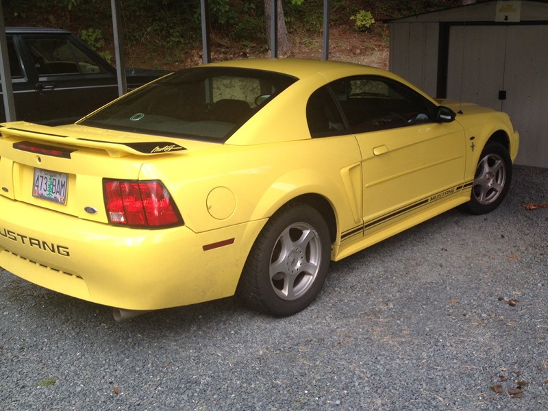 2003 Ford Mustang for sale by owner in MYRTLE POINT