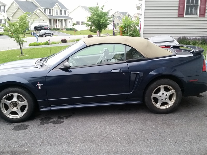 2003 Ford Mustang for sale by owner in HAGERSTOWN