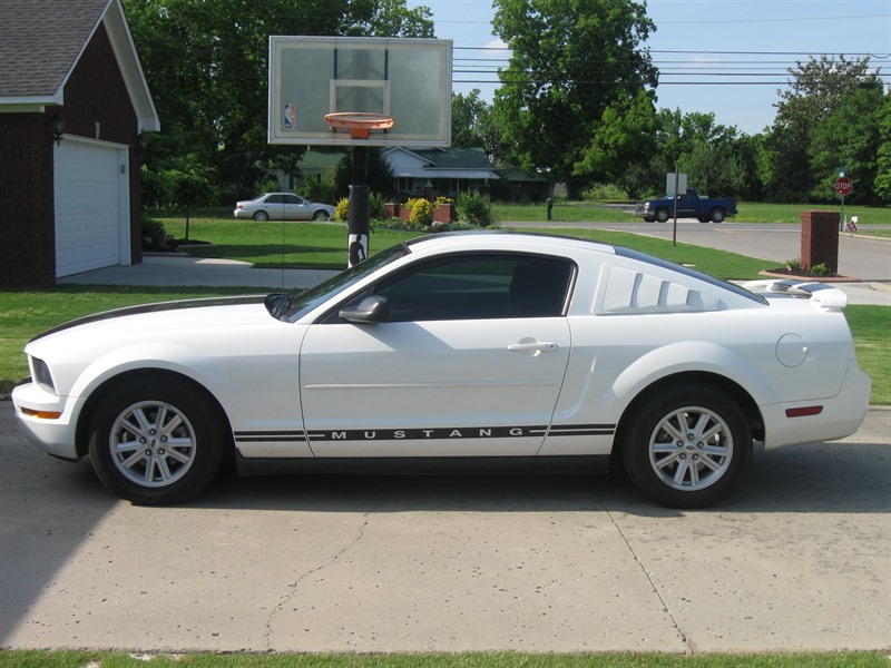 2005 Ford Mustang for sale by owner in HARTSELLE