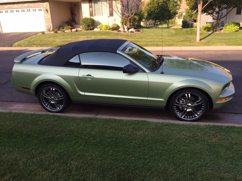 2005 Ford Mustang for sale by owner in HASTINGS