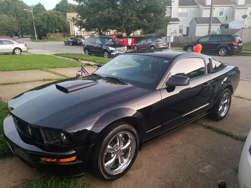 2005 Ford Mustang for sale by owner in Chesapeake
