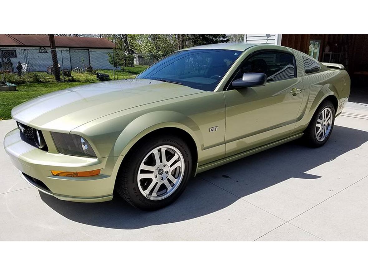 2005 Ford Mustang for sale by owner in Trenton