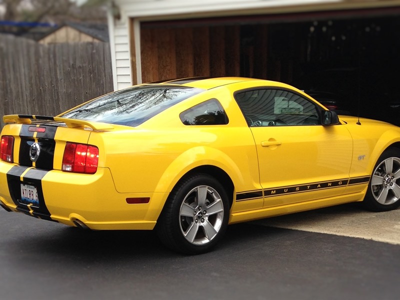2006 Ford Mustang for sale by owner in DIXON