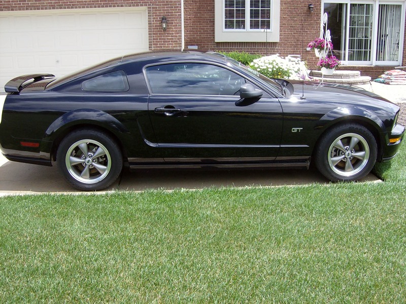 2006 Ford Mustang for sale by owner in PLYMOUTH