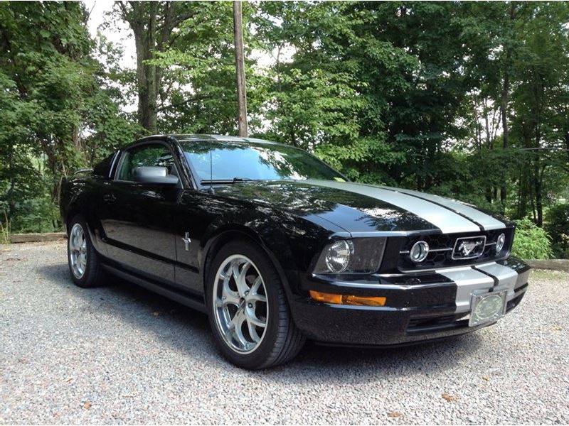 2006 Ford Mustang for sale by owner in Bruceton Mills