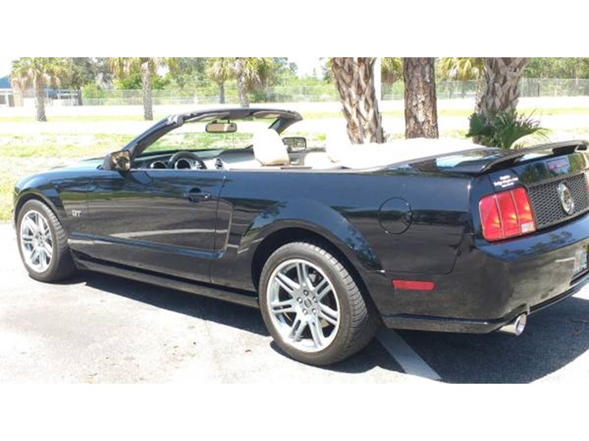 2006 Ford Mustang GT for sale by owner in Fort Myers
