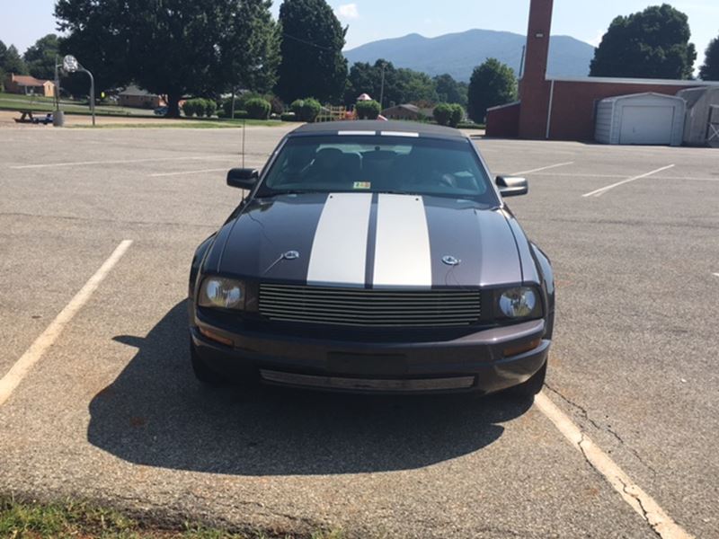2007 Ford Mustang for sale by owner in Roanoke