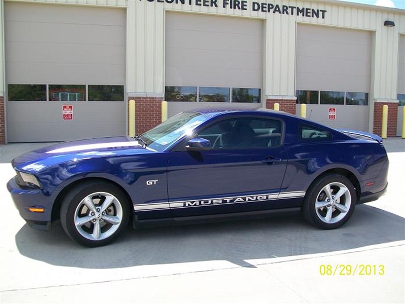 2010 Ford Mustang for sale by owner in BELLE