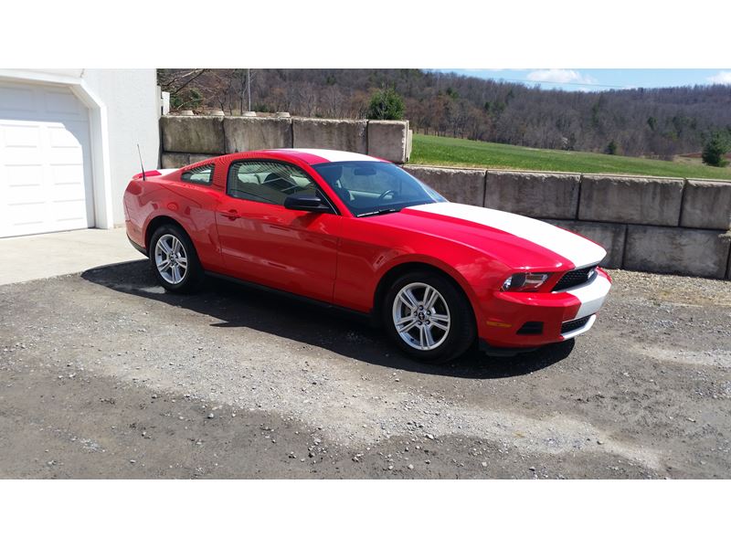 2010 Ford Mustang for sale by owner in MORRIS
