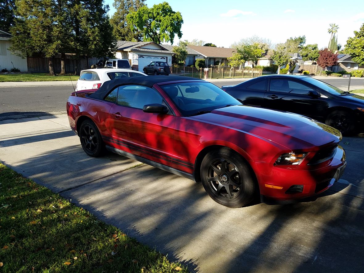 2010 Ford Mustang for sale by owner in Stockton