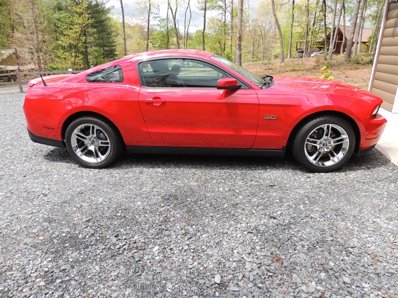 2012 Ford Mustang for sale by owner in BLUE RIDGE