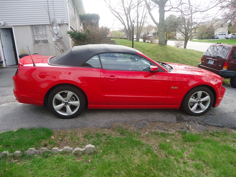 2014 Ford Mustang for sale by owner in UNCASVILLE