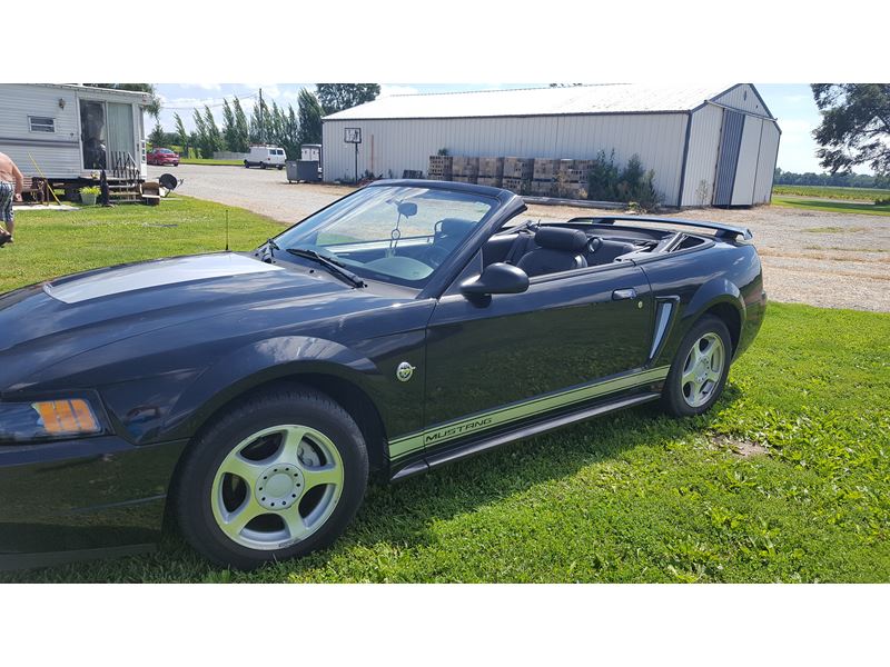 2004 Ford Mustang Convertable  for sale by owner in Rock Falls