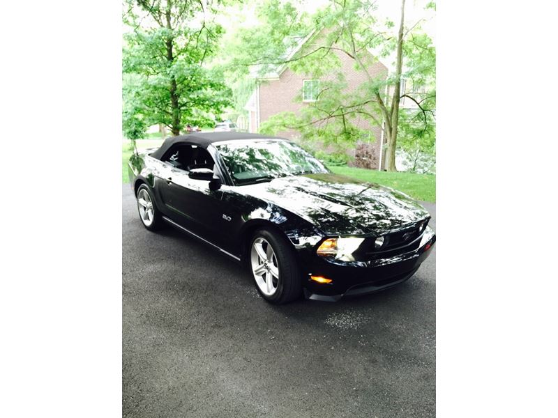 2012 Ford Mustang GT Premium for sale by owner in Fort Thomas