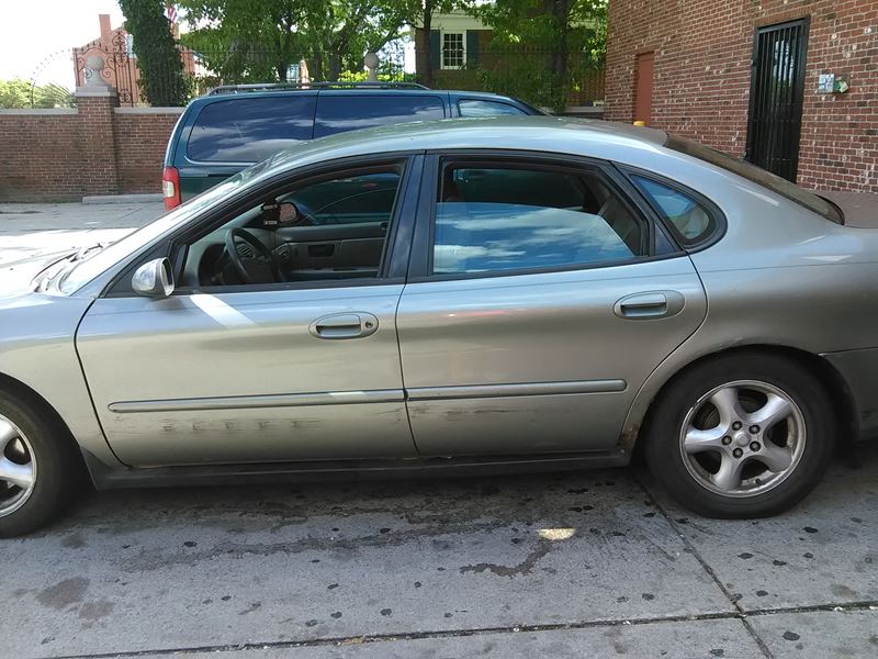 2006 Ford Taurus  for sale by owner in Detroit