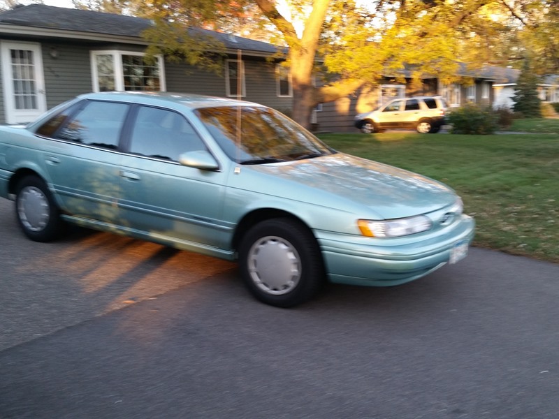 1995 Ford Taurus for sale by owner in MINNEAPOLIS