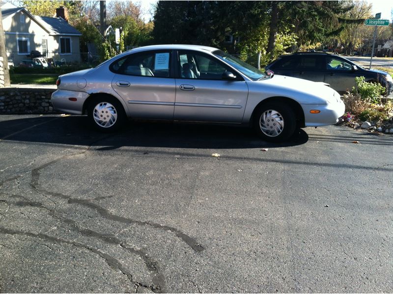 1999 Ford Taurus for sale by owner in WATERFORD