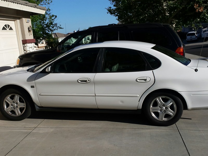 2002 Ford Taurus for sale by owner in FONTANA