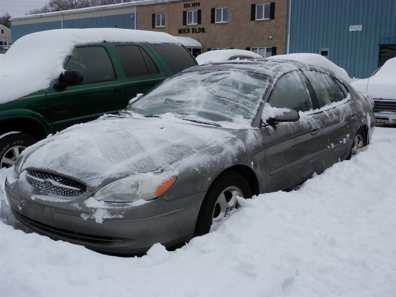 2003 Ford Taurus for sale by owner in CUMBERLAND