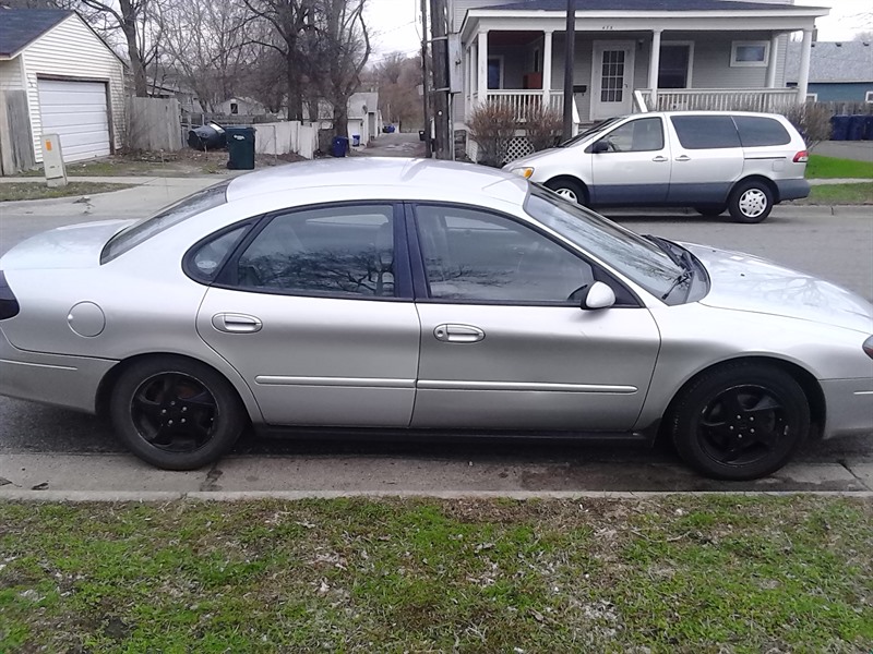 2003 Ford Taurus for sale by owner in SAINT PAUL