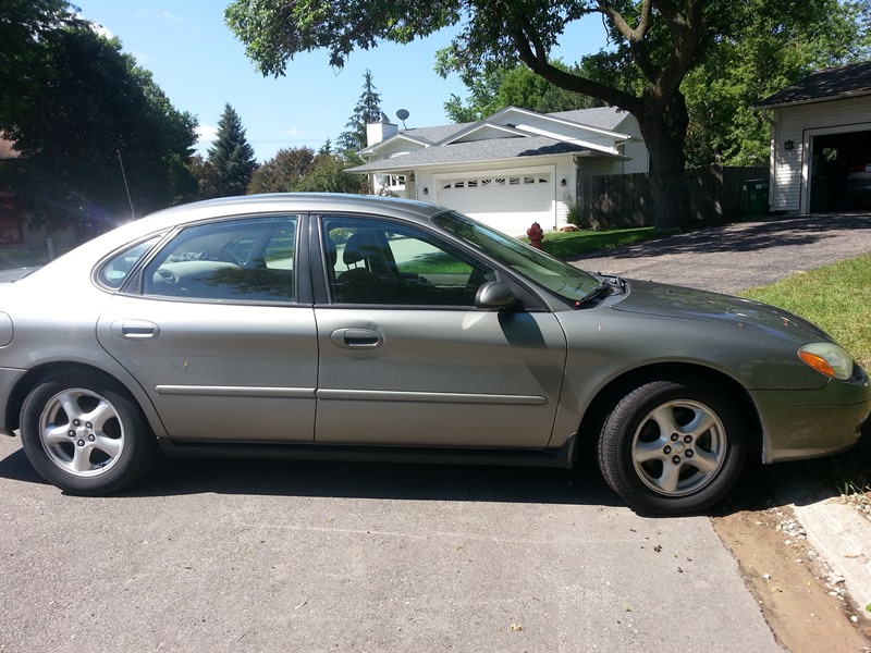 2003 Ford Taurus for sale by owner in MINNEAPOLIS
