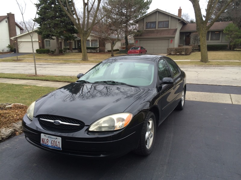 2003 Ford Taurus for sale by owner in ARLINGTON HEIGHTS
